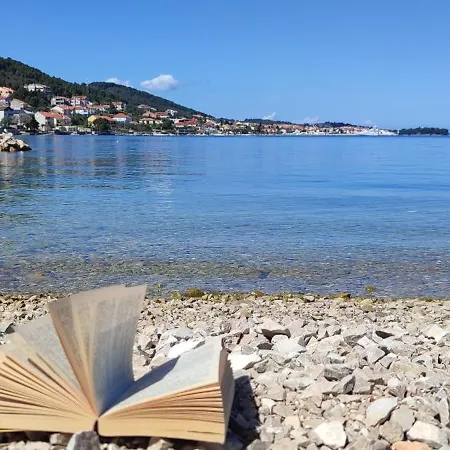Beachfront Mul Διαμέρισμα